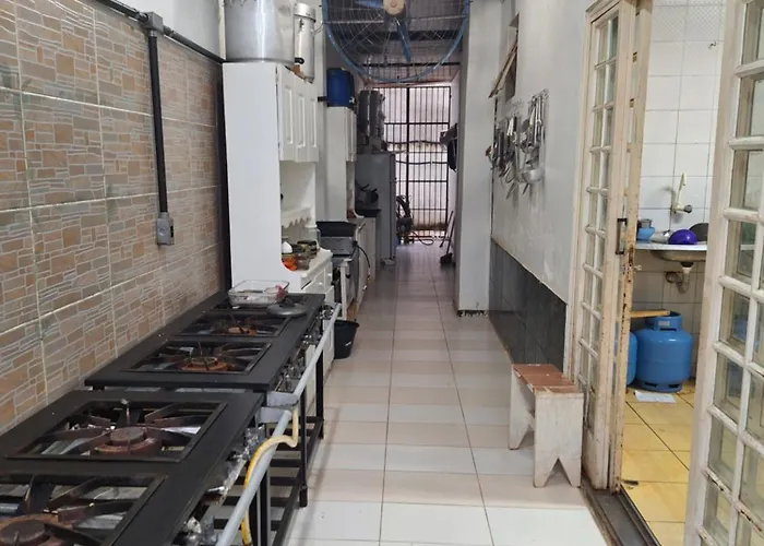 Quarto Triplo Com Banheiro Em Pousada E Restaurante