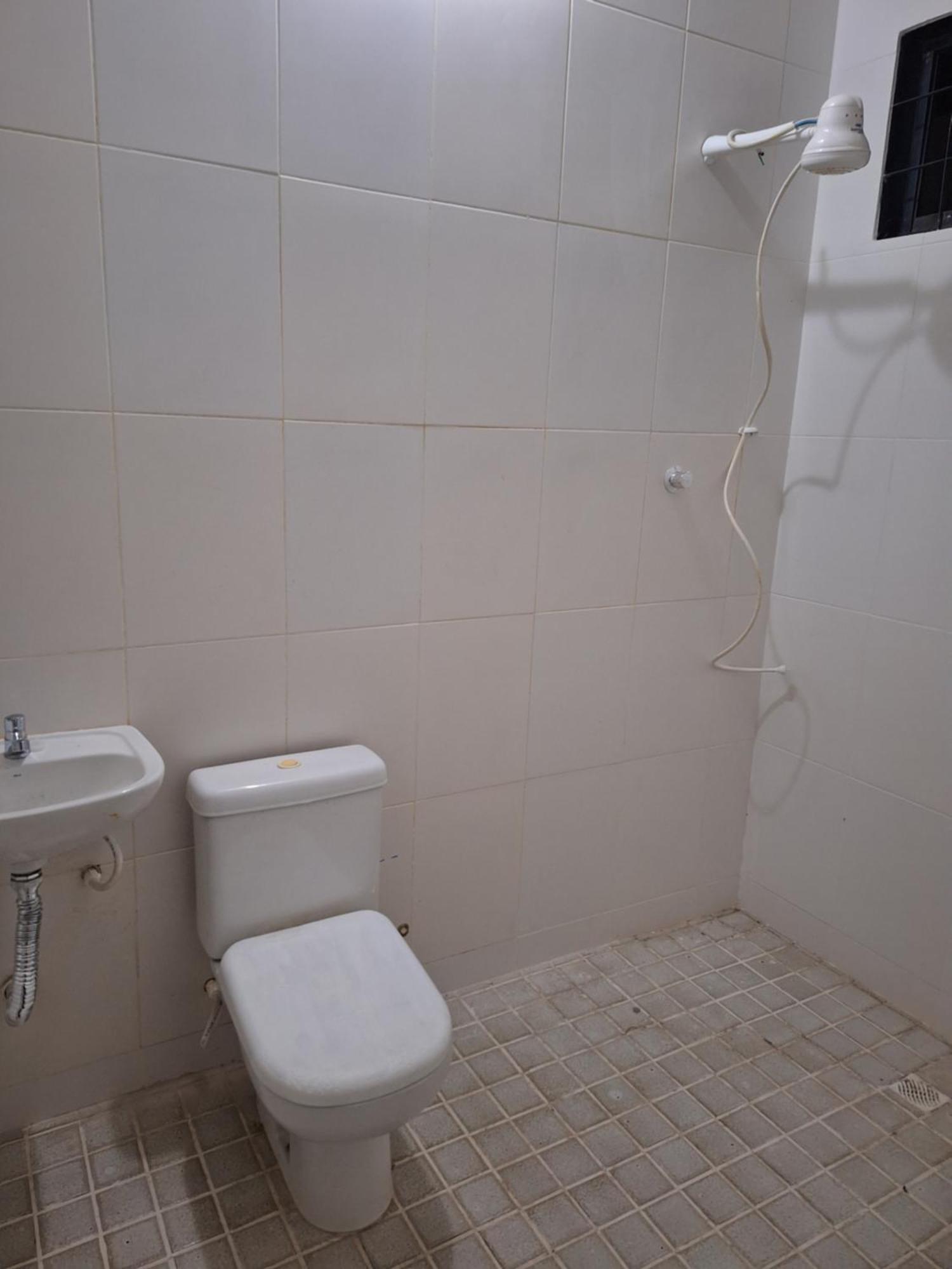 Triplo Com Banheiro Em E Restaurante Quarto em Acomodações Particulares