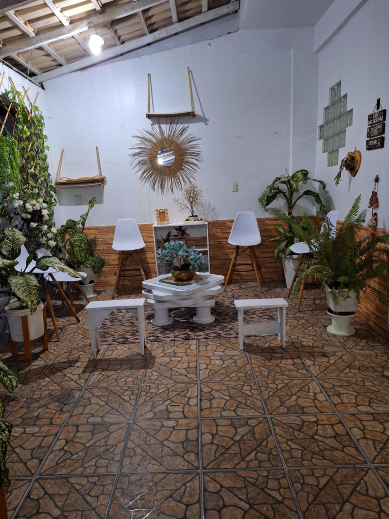 Triplo Com Banheiro Em E Restaurante * Manaus
